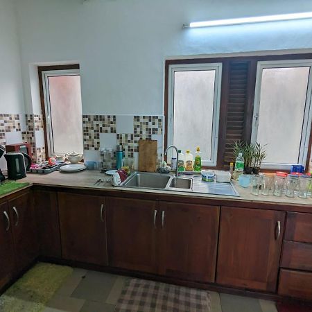 Shiranthi Guest House Раджагирия Экстерьер фото